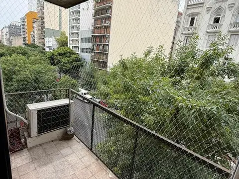 Venta departamento 4 ambientes + dependencia + cochera - Caballito