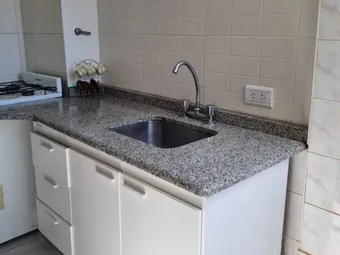 Departamento en Alquiler en Primera Junta, $ 1.400.000