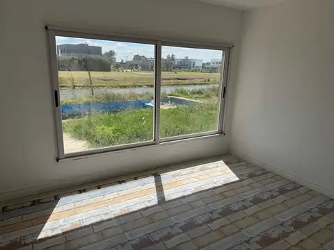 Casa en Venta con 5 cocheras
