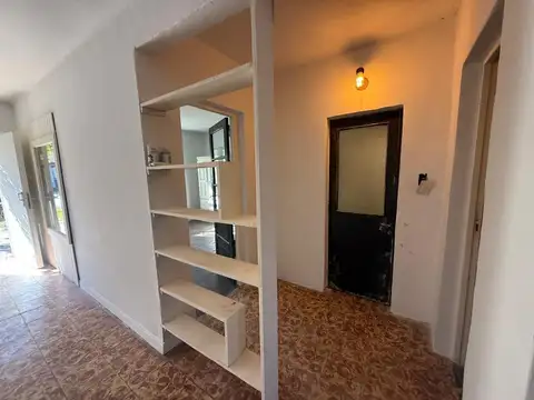 VENTA DE CASA EN ESCOBAR CENTRO 6 AMBIENTES CON GRAN TERRENO COCHERA Y QUINCHO