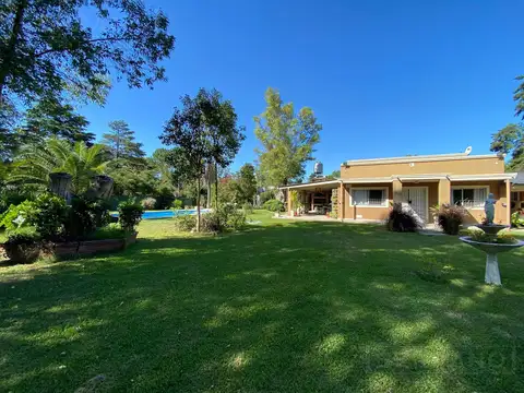 Casa en Venta. 3 dormitorios y pileta. Parque Jularo. Exaltacion de la Cruz.
