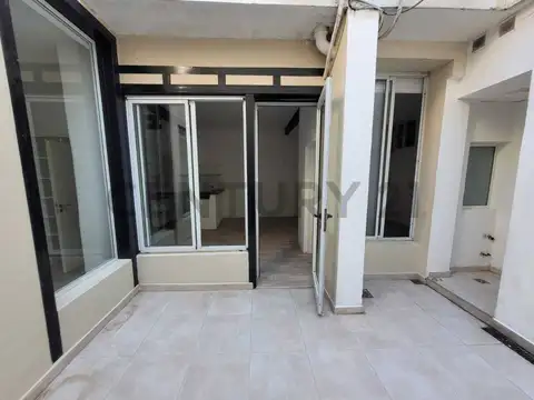 PH en Villa Urquiza (sin expensas) - Ideal para Vivir con Comodidad y Luz Natural - Oportunidad