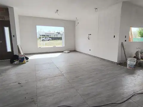 Casa en Venta en Plottier, USD 240.000