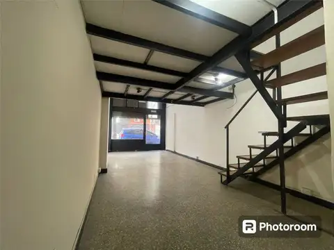 Local en Alquiler 66 años