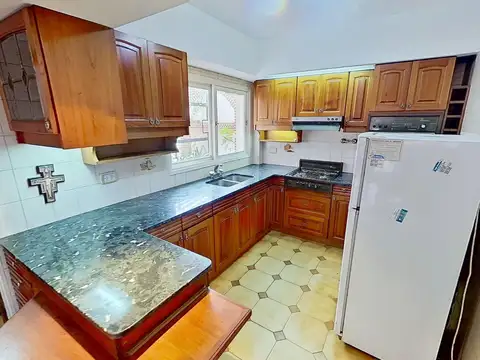 Depto Tipo Casa en Alquiler con 1 cocheras