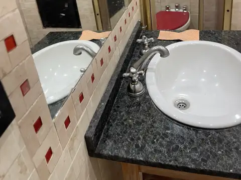 HERMOSO PH 3 AMB FTE. CON TERRAZA COMPARTIDA. APTO CREDITO