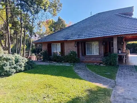 VENTA DE  CASA 5 AMB.  A REFACCIONAR EN LA MANZANA DEL GOLF – ARANZAZU