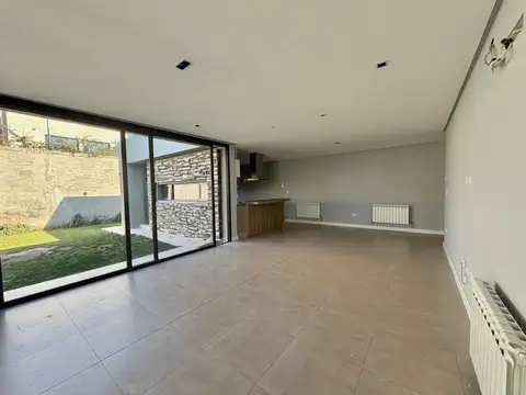 Casa en Alquiler en El Challao, USD 1.600