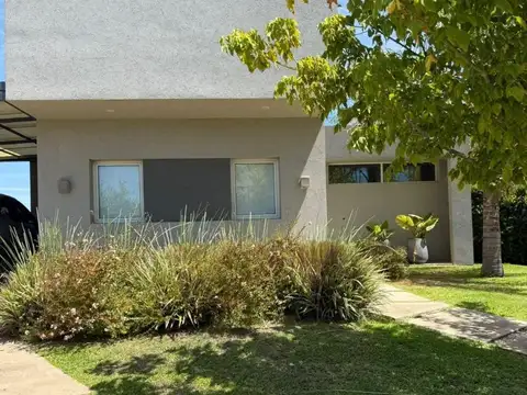 Casa en venta Barrio Araucarias Puertos