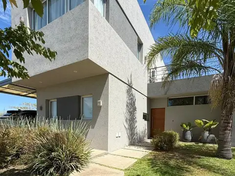 Araucarias Puertos