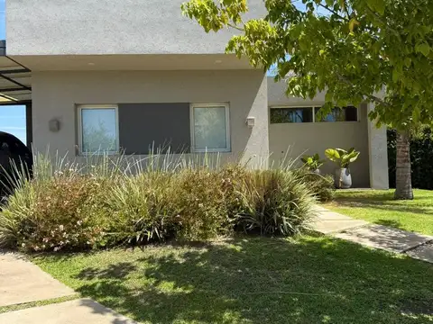 Casa en venta Barrio Araucarias Puertos