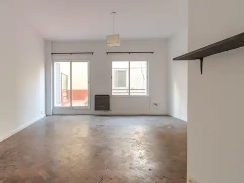 Julián Álvarez 2400, Piso 1°