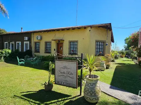 Antigua casona estilo inglés, complejo turístico funcionando. Quincho, Adjunto dpto. Piscina.