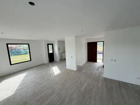 Casa 5 ambientes con 2 baños