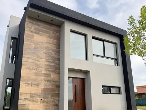 Casa en Venta en Vila Marina, USD 317.000