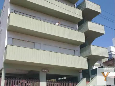145 e/ Avenida 2 y Avenida 3