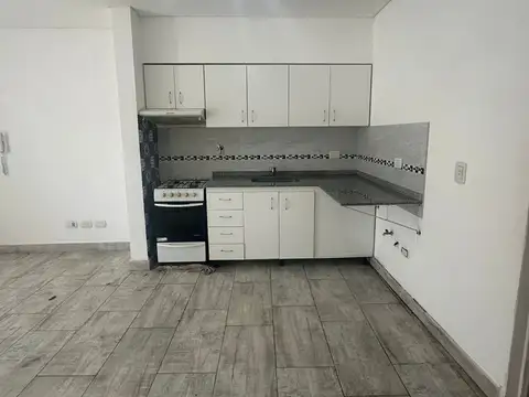 Departamento en Alquiler en Barrio Parque San Martín, $ 580.000