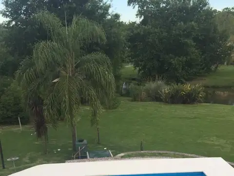 Casa 10 ambientes con 5 baños