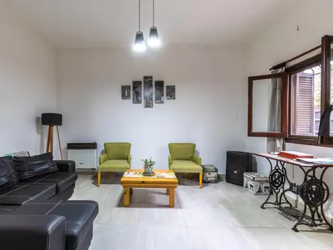 Casa 5 ambientes con 3 baños