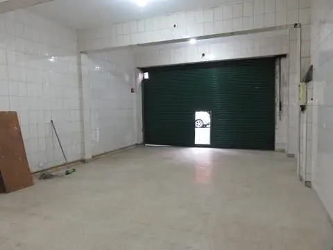 LOCAL C/ SÓTANO, SIN EXPENSAS