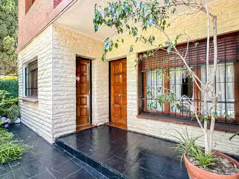 venta casa en olivos 4 ambientes  OPORTUNIDAD