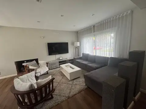 Casa en Alquiler de 4 dormitorios