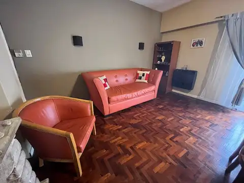 Avenida Emilio Castro 7000, Piso 1