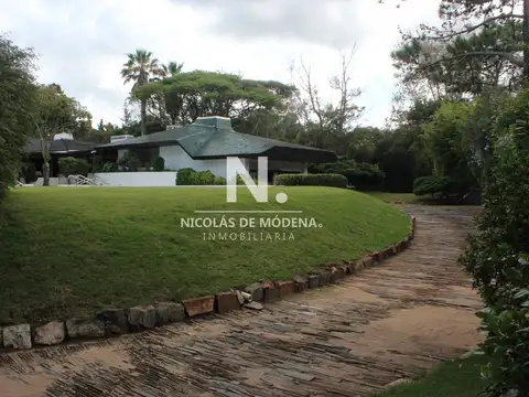 Excelente casa de Seis Dormitorios frente al Mar - Solanas