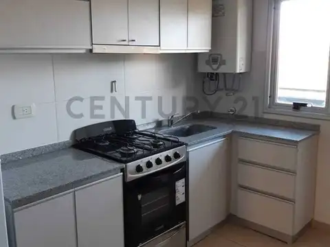 Casa en Alquiler en Castelar, $ 600.000
