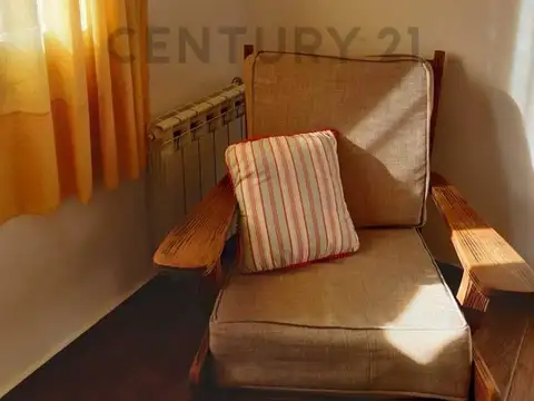 Casa en Alquiler en Castelar, $ 600.000