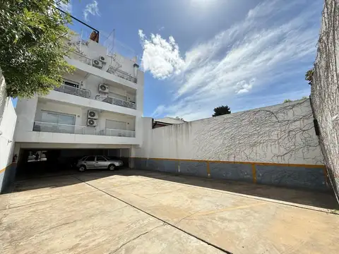 Amplia Cochera en venta CABA- Villa Pueyrredon