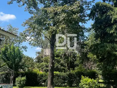 Quinta en Venta con 2 cocheras