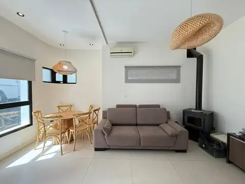 CASA VENTA LA PLATA 3 DORMITORIOS PATIO GARAGE