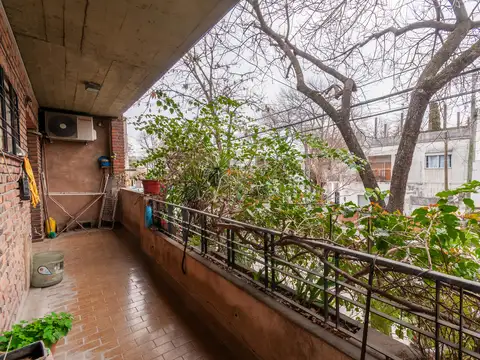 Venta Casa 5 ambientes en Saavedra | Cochera para 2 autos, patio y terraza con gran potencial