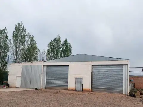 Alquilo Galpón con oficinas en Parque Industrial 3