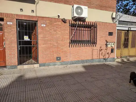 PH EN VENTA 5 AMB. AL FRENTE - PATIO Y TERRAZA