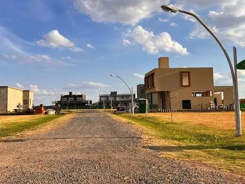 Terreno en Venta Pueblo Esther Barrio Cerrado Brisanova 300m2 todos los servicios