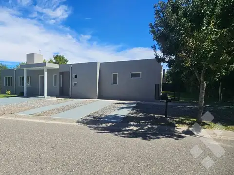 Venta casa 2 dormi  B° Privado Comahue Golf Club - Neuquén