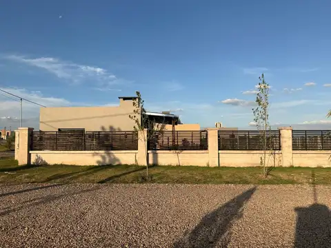 QUINCHO CON PILETA EN VENTA CANNING