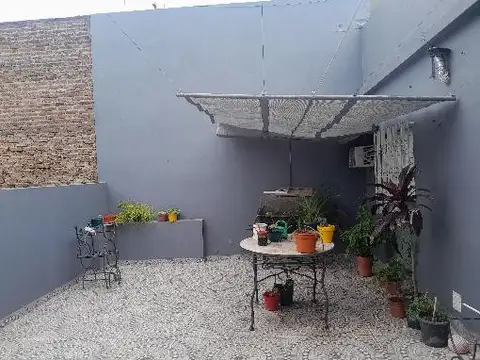 Venta Casa  3 ambientes con Galpón