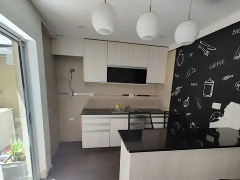Depto Tipo Casa en Venta de 4 ambientes