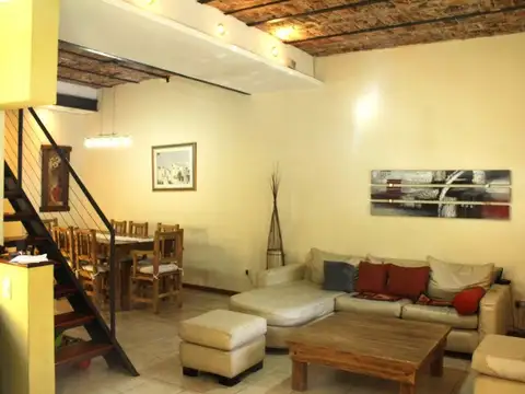 Depto Tipo Casa en Alquiler de 4 ambientes
