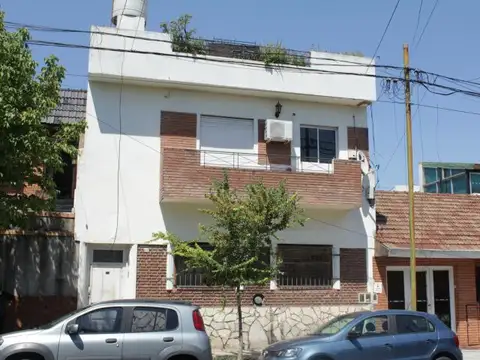 PH 4 AMBIENTES CON PATIO Y TERRAZA SIN EXPENSAS