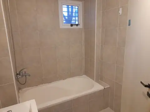 APTO CRÉDITO HIPOTECARIO - APTO PROFESIONAL -  Amplio y luminoso  con bcon bño compl y vista abierta.