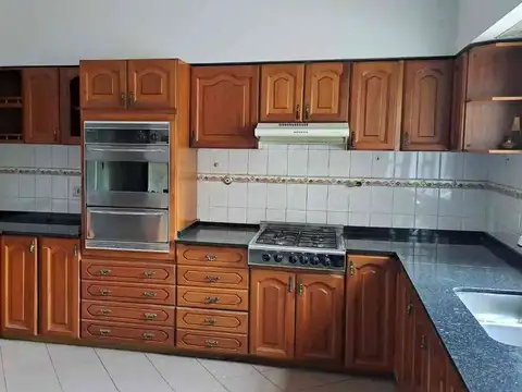 Casa 3 dormitorios y dependencias