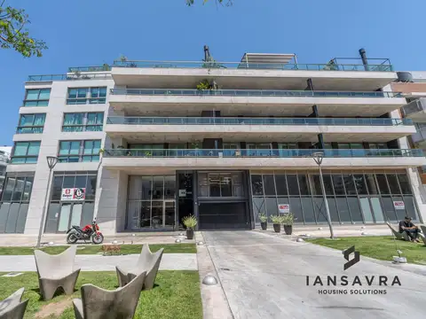 Venta amplio Local Comercial con renta en esquina de Hol Park
