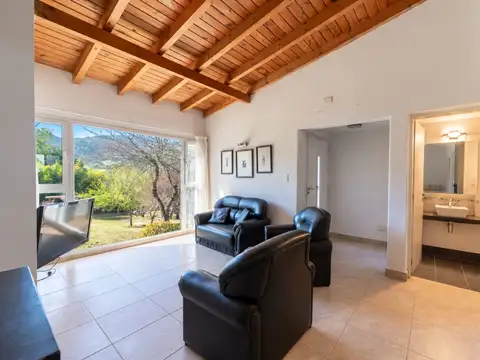 Casa en Venta con 4 cocheras