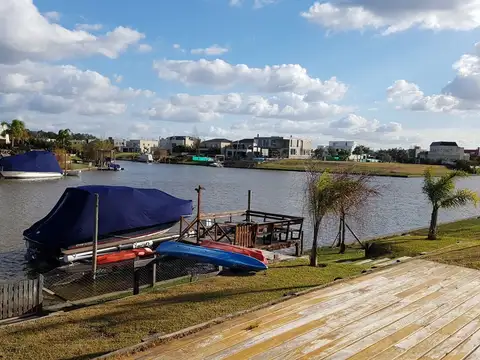 Casa en Alquiler Temporal con 1 cochera