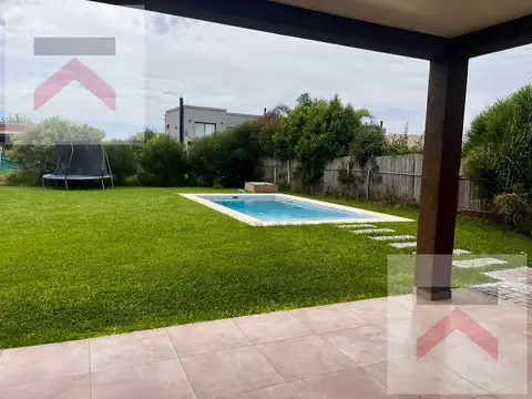 Casa en Alquiler de 3 dormitorios