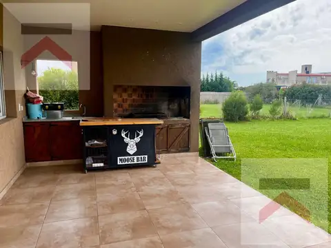 Casa en Alquiler en Haras Santa Maria, USD 1.400